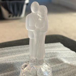 Italia Burana Crystal Bell With Wedding Couple